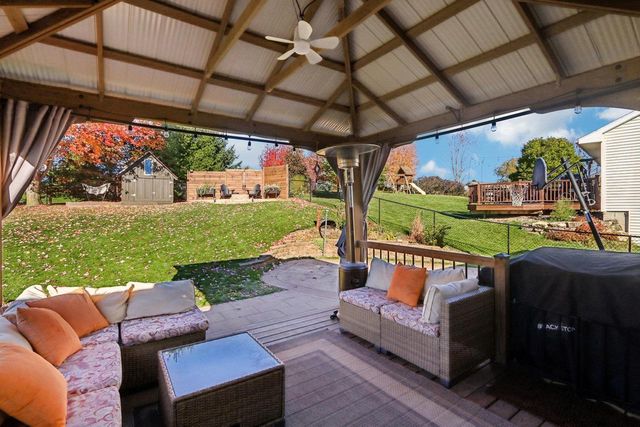 712 Brookview Trail, Mount Horeb, WI 53572