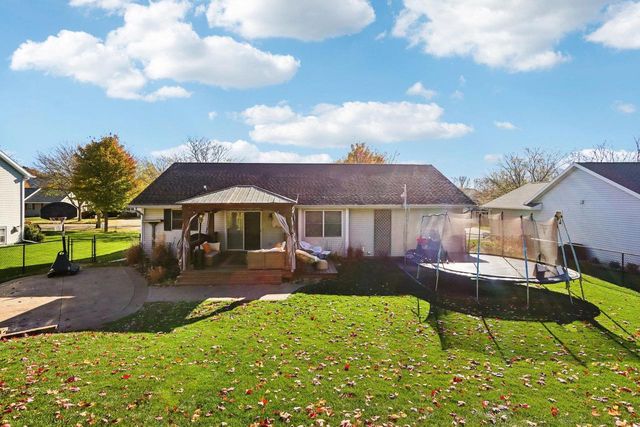 712 Brookview Trail, Mount Horeb, WI 53572