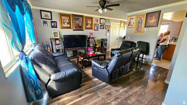 6679 S 3235 W, West Jordan, UT 84084