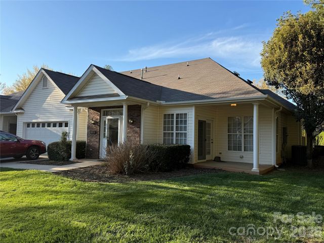 6204 Half Dome Drive, Charlotte, NC 28269