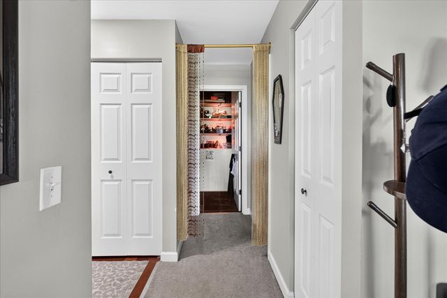 5603 Lakeside Drive 3C, Lisle, IL 60532