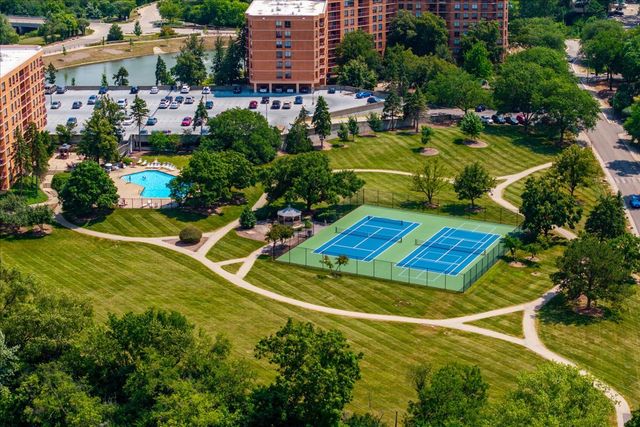 5603 Lakeside Drive 3C, Lisle, IL 60532