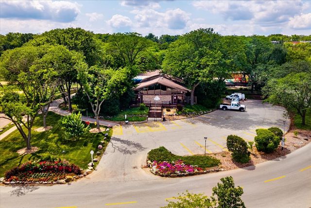 5603 Lakeside Drive 3C, Lisle, IL 60532