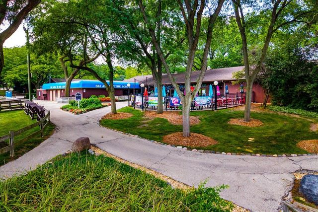 5603 Lakeside Drive 3C, Lisle, IL 60532