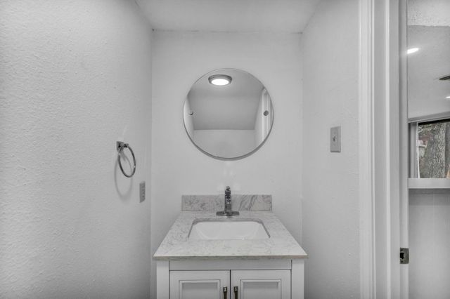 4010 Cima Serena DR B, Austin, TX 78759