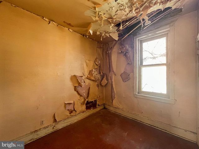 2825 W CLEMENTINE ST, Philadelphia, PA 19132