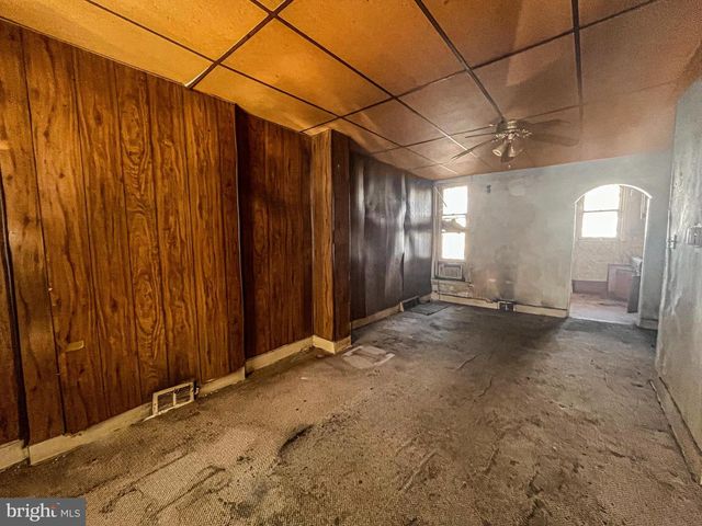 2825 W CLEMENTINE ST, Philadelphia, PA 19132