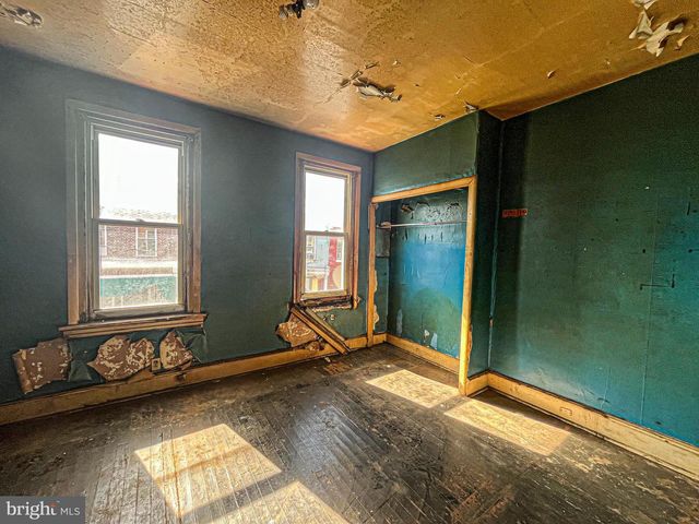 2825 W CLEMENTINE ST, Philadelphia, PA 19132