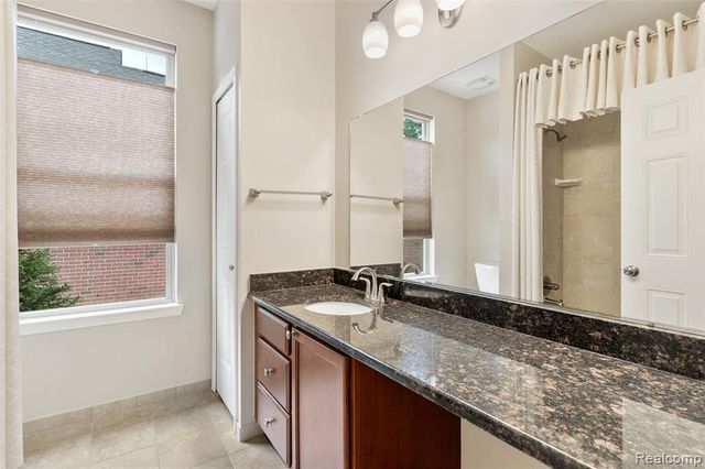 2068 Glenwood Drive, Sterling Heights, MI 48310