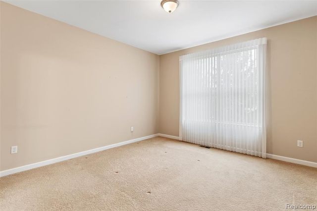 2068 Glenwood Drive, Sterling Heights, MI 48310