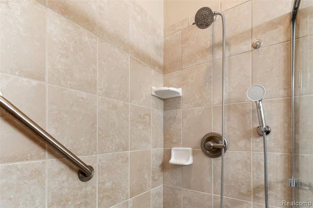 2068 Glenwood Drive, Sterling Heights, MI 48310