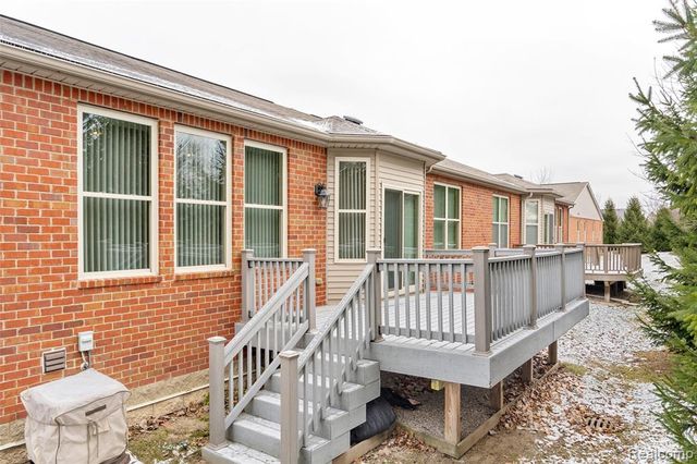 2068 Glenwood Drive, Sterling Heights, MI 48310