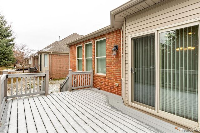 2068 Glenwood Drive, Sterling Heights, MI 48310