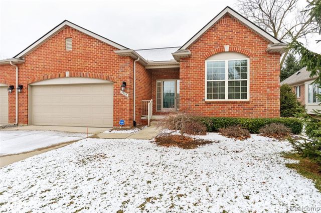 2068 Glenwood Drive, Sterling Heights, MI 48310