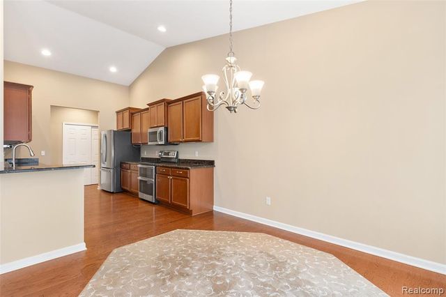 2068 Glenwood Drive, Sterling Heights, MI 48310