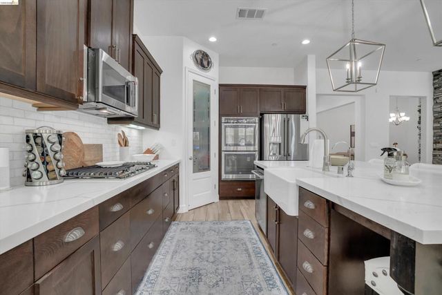 412 Lakehead Ct, Discovery Bay, CA 94505
