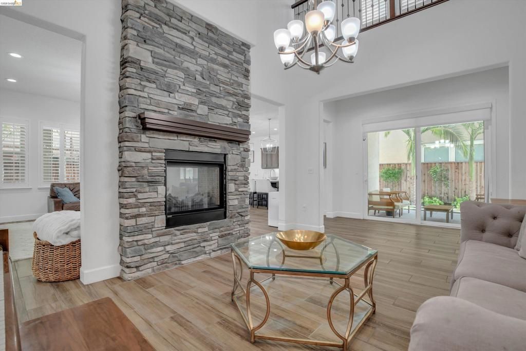Image 9 of property listing at 412 Lakehead Ct, Discovery Bay, CA 94505