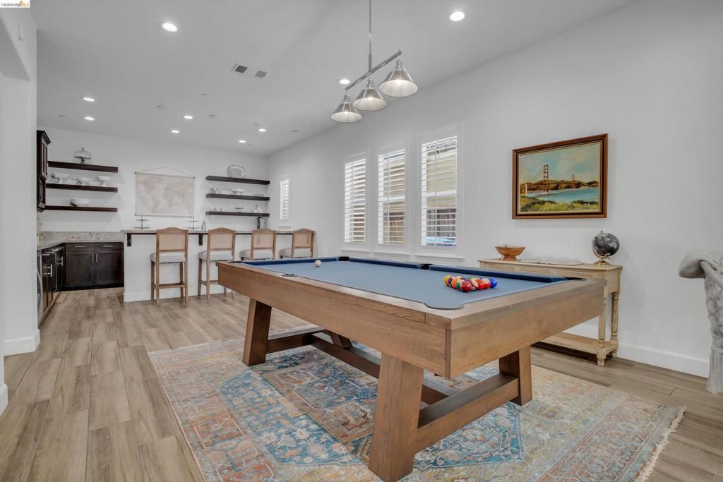 Image 17 of property listing at 412 Lakehead Ct, Discovery Bay, CA 94505