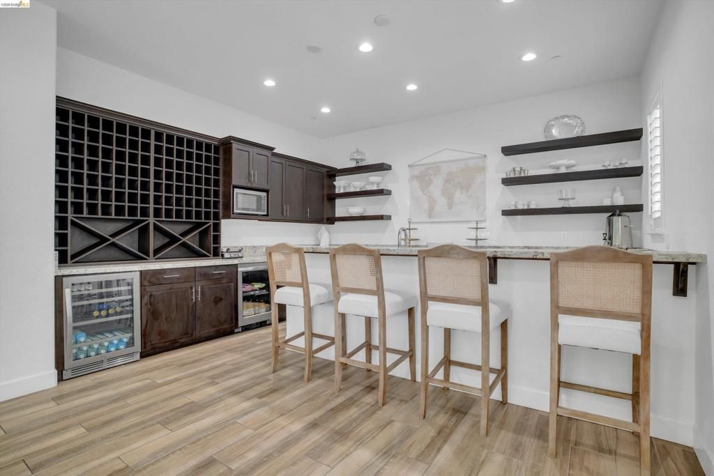 Image 19 of property listing at 412 Lakehead Ct, Discovery Bay, CA 94505