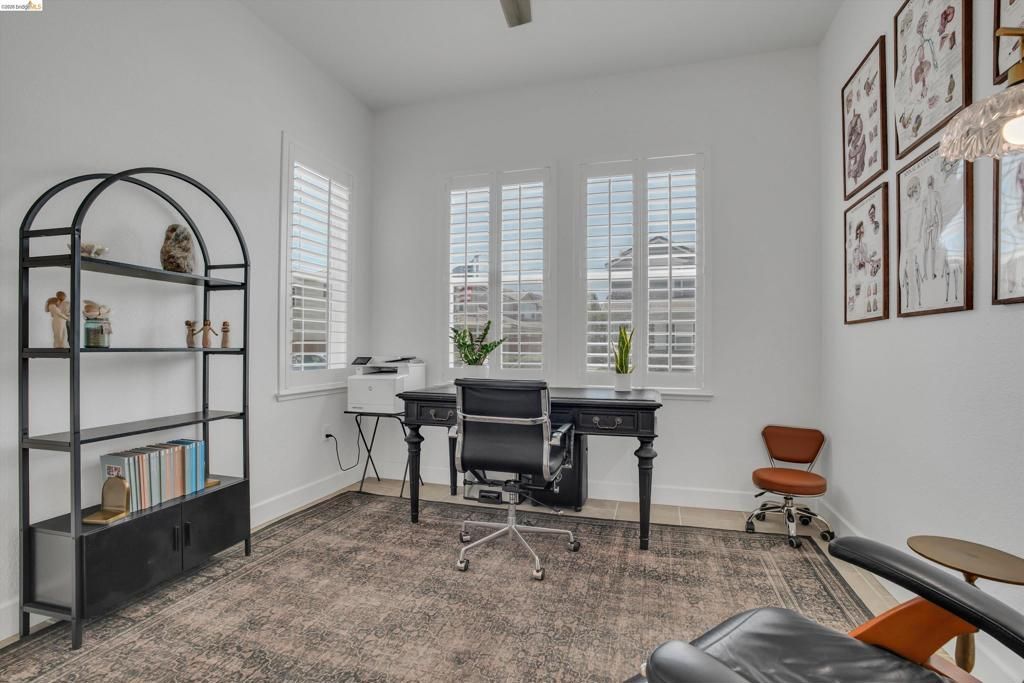 Image 21 of property listing at 412 Lakehead Ct, Discovery Bay, CA 94505