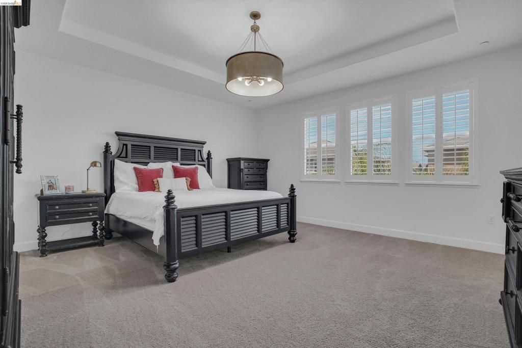 Image 24 of property listing at 412 Lakehead Ct, Discovery Bay, CA 94505
