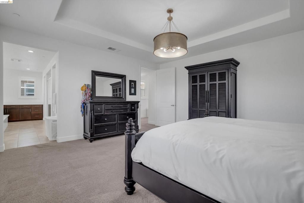 Image 25 of property listing at 412 Lakehead Ct, Discovery Bay, CA 94505