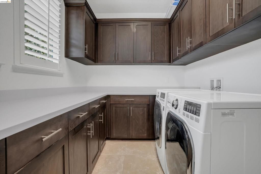 Image 30 of property listing at 412 Lakehead Ct, Discovery Bay, CA 94505