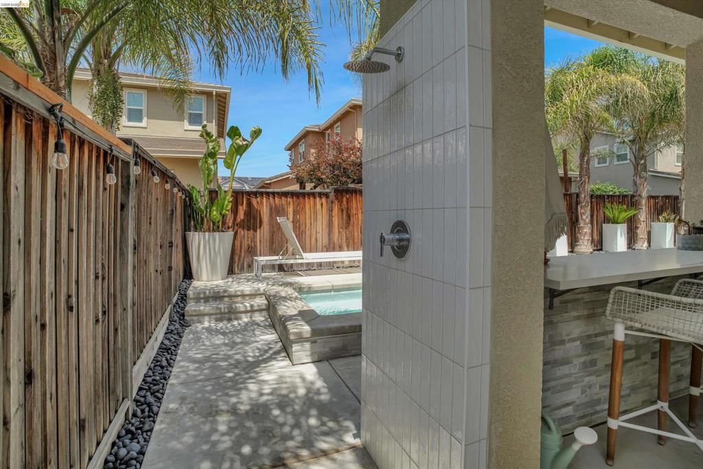 Image 38 of property listing at 412 Lakehead Ct, Discovery Bay, CA 94505