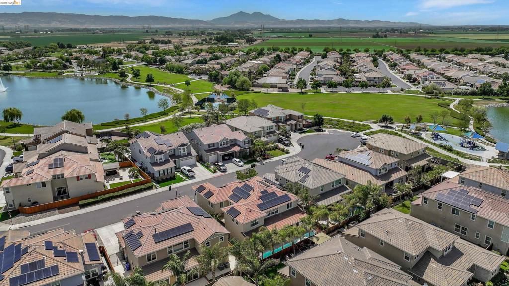 Image 40 of property listing at 412 Lakehead Ct, Discovery Bay, CA 94505