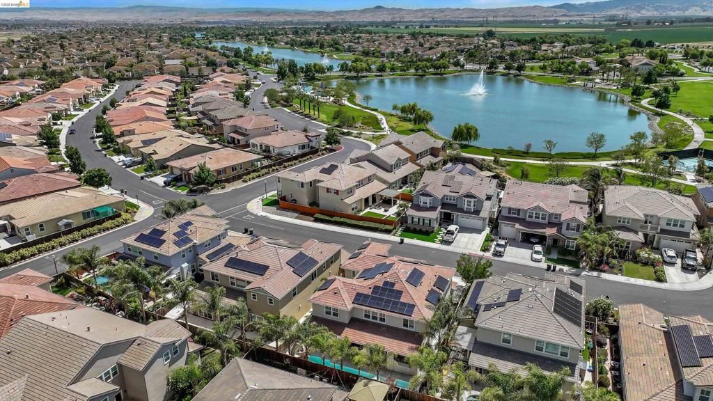 Image 42 of property listing at 412 Lakehead Ct, Discovery Bay, CA 94505