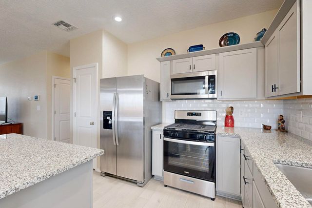 1994 Tesoro Loop NW, Los Lunas, NM 87031