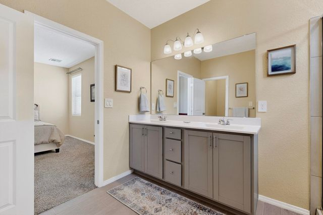 1994 Tesoro Loop NW, Los Lunas, NM 87031