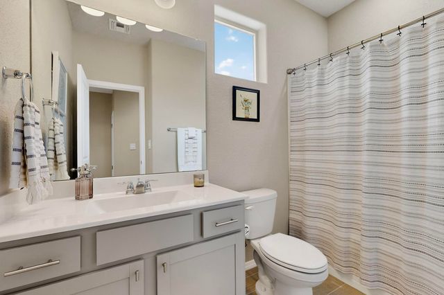 1994 Tesoro Loop NW, Los Lunas, NM 87031