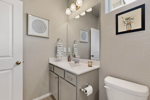 1994 Tesoro Loop NW, Los Lunas, NM 87031