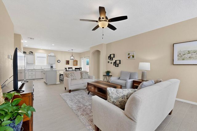 1994 Tesoro Loop NW, Los Lunas, NM 87031