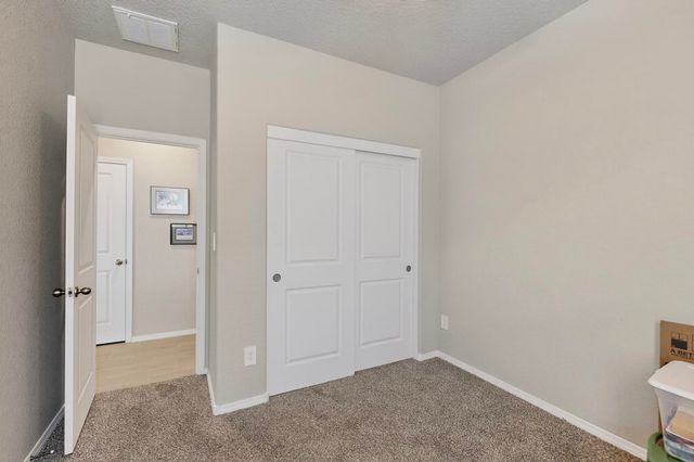 1994 Tesoro Loop NW, Los Lunas, NM 87031