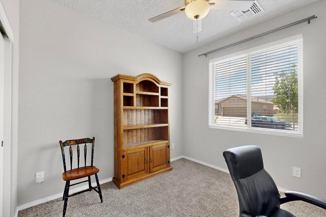 1994 Tesoro Loop NW, Los Lunas, NM 87031