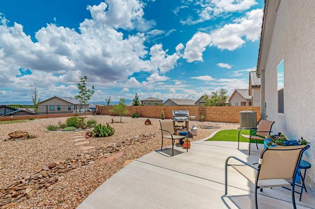 1994 Tesoro Loop NW, Los Lunas, NM 87031