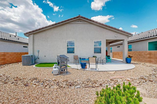 1994 Tesoro Loop NW, Los Lunas, NM 87031