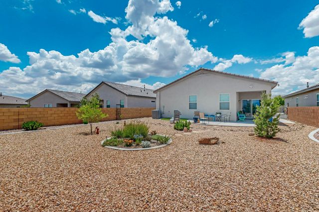 1994 Tesoro Loop NW, Los Lunas, NM 87031