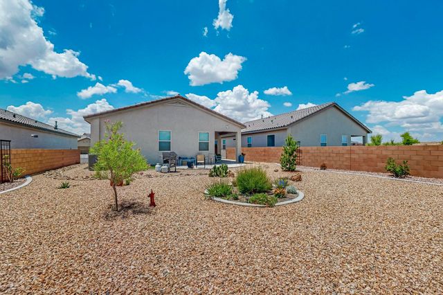 1994 Tesoro Loop NW, Los Lunas, NM 87031