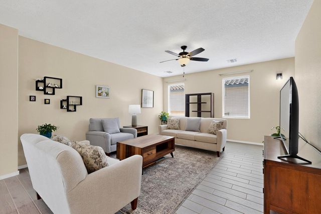 1994 Tesoro Loop NW, Los Lunas, NM 87031