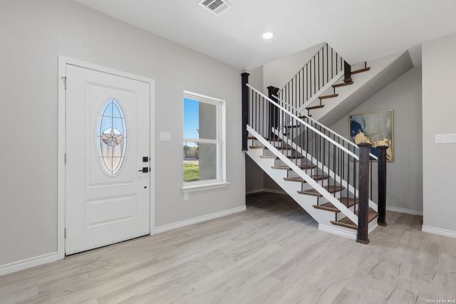 656 Canyon Circle, Canyon Lake, TX 78133