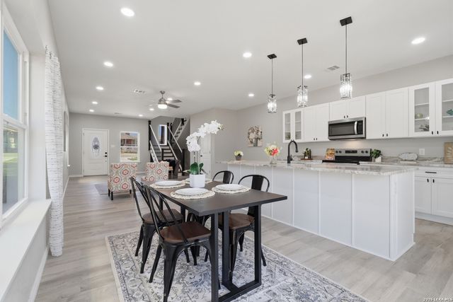 656 Canyon Circle, Canyon Lake, TX 78133