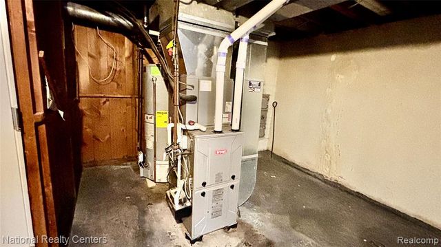 18904 Hilton Drive, Southfield, MI 48075