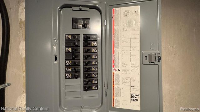 18904 Hilton Drive, Southfield, MI 48075