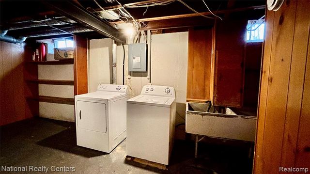 18904 Hilton Drive, Southfield, MI 48075