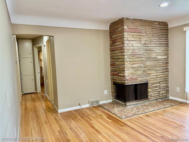 18904 Hilton Drive, Southfield, MI 48075