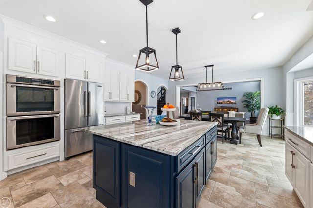 6024 HARBOR Court, Washington Twp, MI 48094