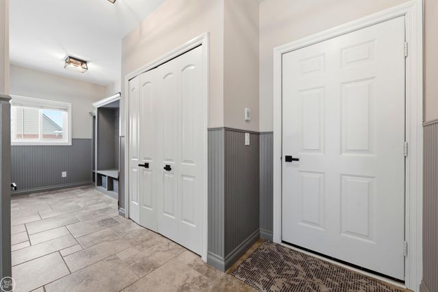 6024 HARBOR Court, Washington Twp, MI 48094